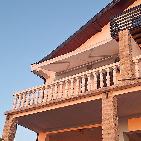 Apartments Cetiri Sestrice Novigrad  Esterno foto